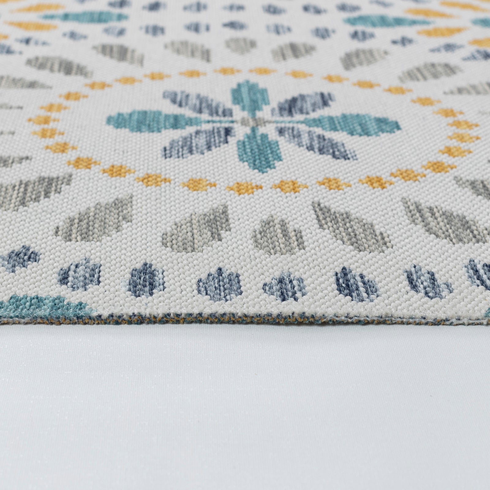 DHENA In- /Outdoor Rug