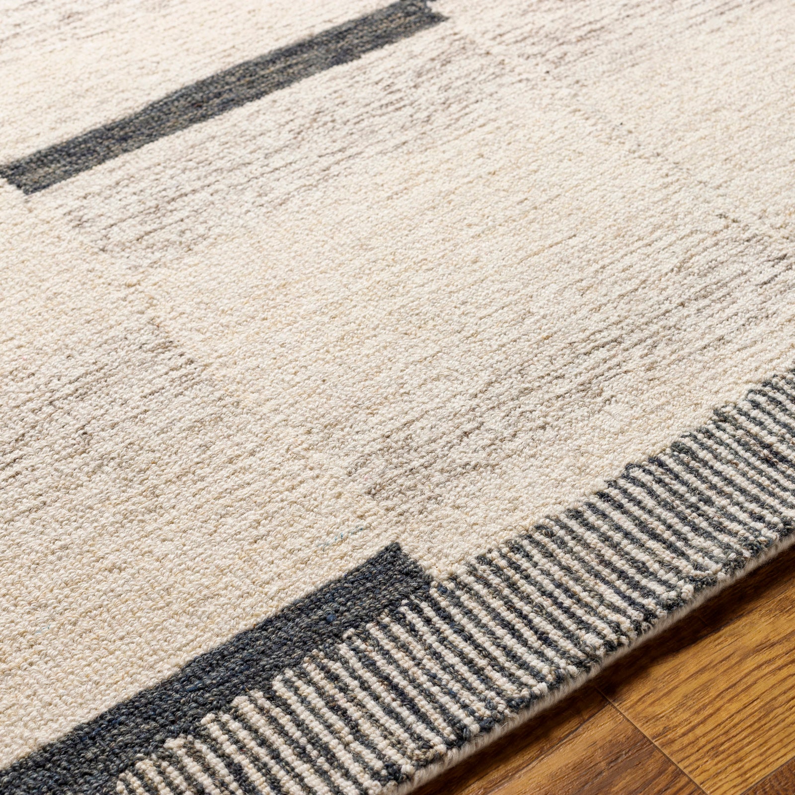 Hand-Tufted Global Wool Beige Rug