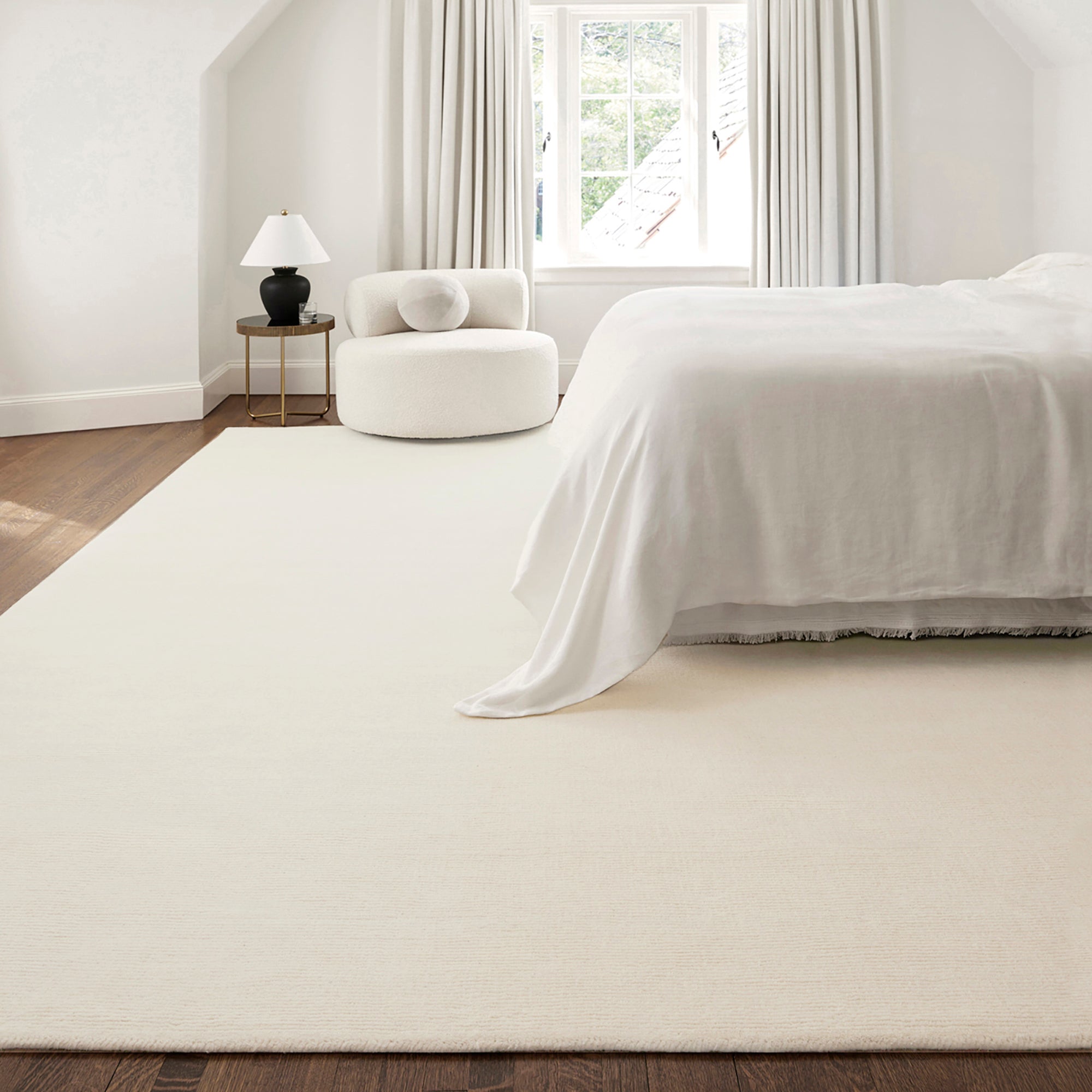 MITHILA Hand-Loomed Modern Wool Cream Area Rug