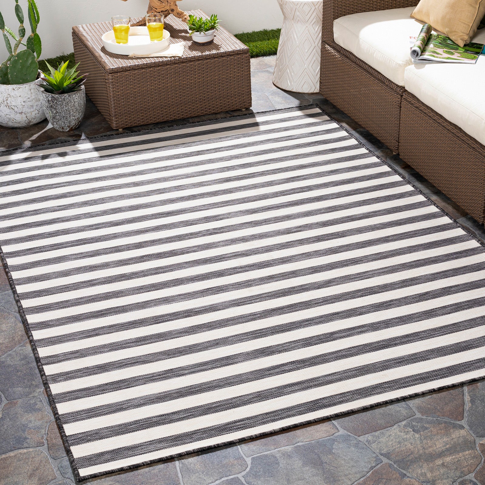 ZAKI In- /Outdoor Striped Area Rug